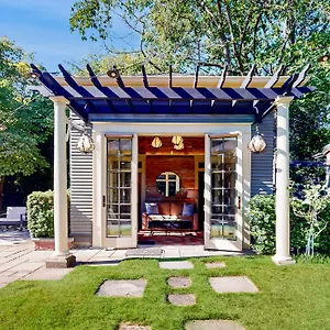 The Carriage House Hotel Seattle